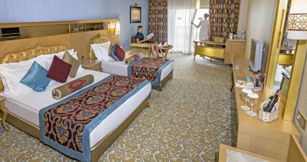 royal-holiday-palace-superor-standard-room-side-sea-view_8217