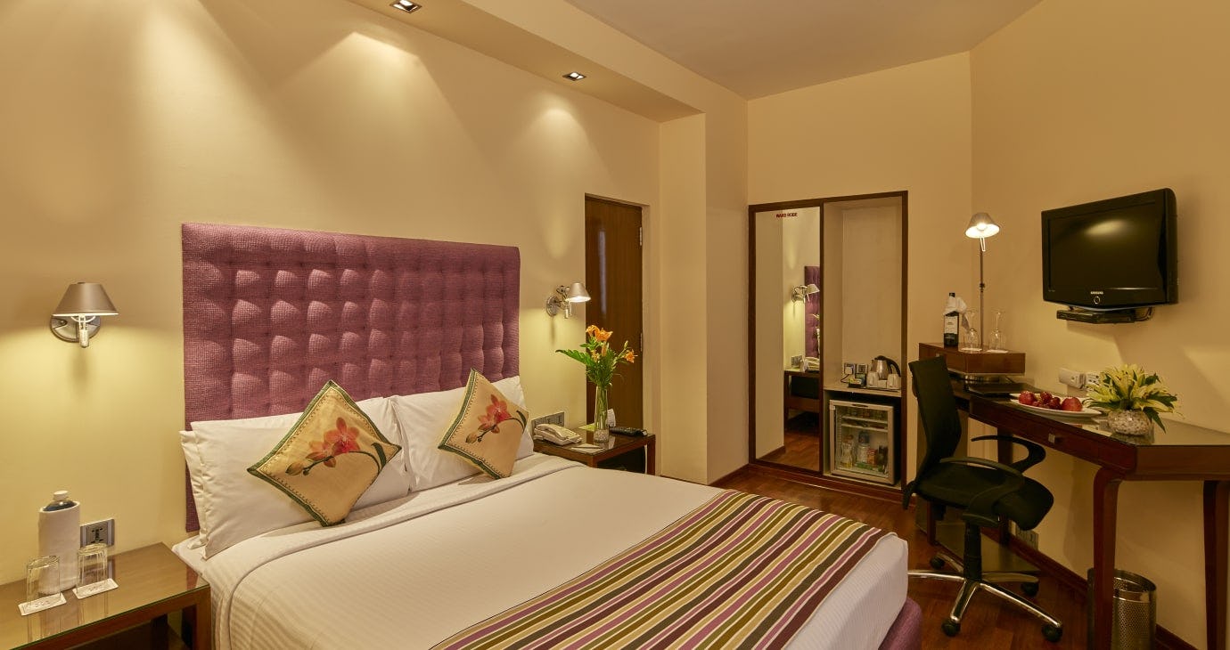 royal-orchid-central-bangalore-standard-room_2272
