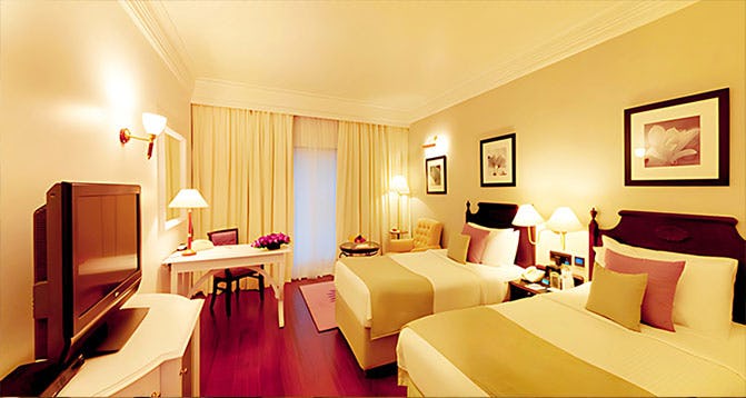 royal-orchid-suites-bengaluru-deluxe-twin-room-01_2274