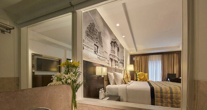 royal-orchid-suites-bengaluru-royal-club-king-room-01_2274