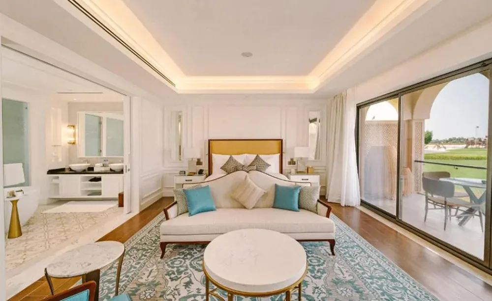 royal-saray-resort-bahrain-royal-mansion-ocean-king-room_10559