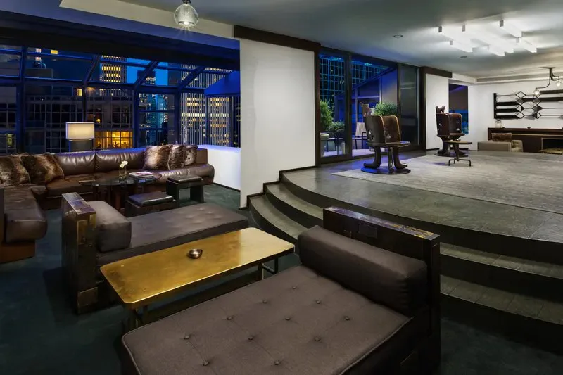 royal-town-new-york-usa-penthouse-south-one-king-bed-01_805