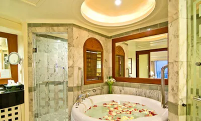 Royal Wing Suite
