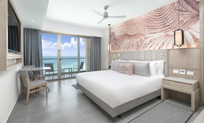 Luxury Presidential Beach Front One Bedroom Suite