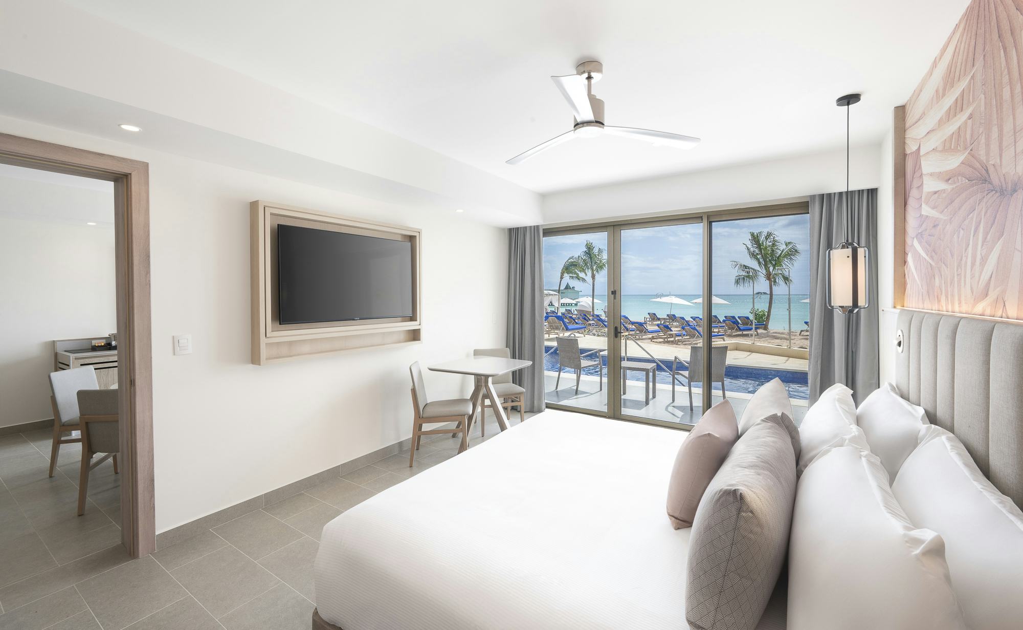 royalton-antigua-an-autograph-collection-all-inclusive-resort-luxury-presidential-beach-front-swim-out-one-bedroom-suite_10444