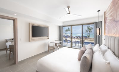 Luxury Presidential Beach Front Swim Out One Bedroom Suite