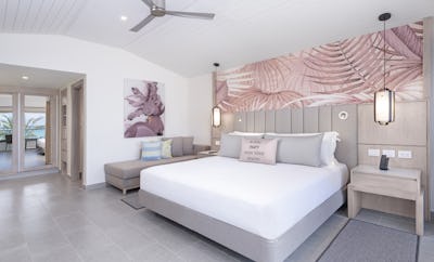 Luxury Presidential Beach Front Walkout One Bedroom Suite