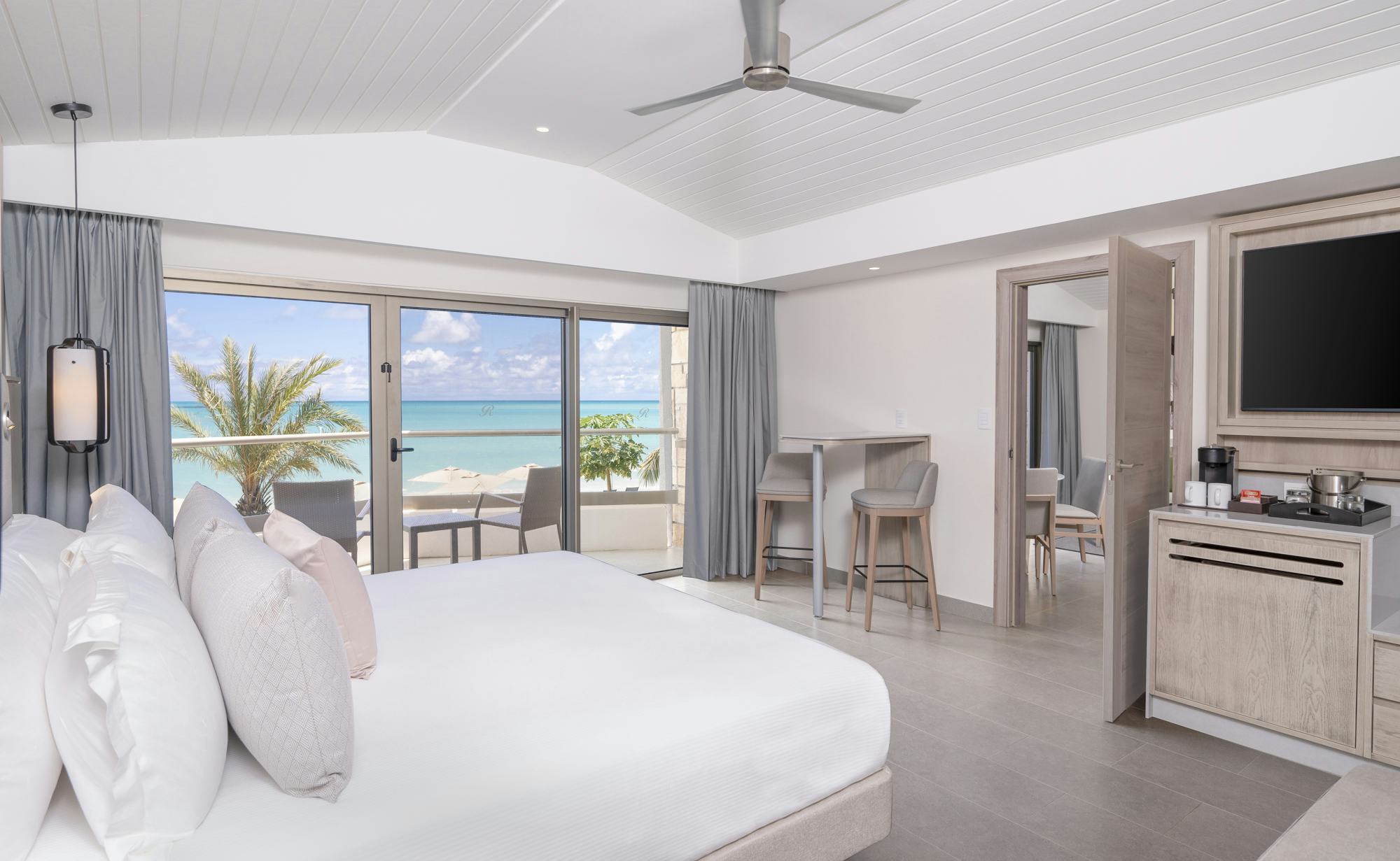 royalton-antigua-an-autograph-collection-all-inclusive-resort-luxury-presidential-ocean-front-one-bedroom-suite_10444