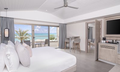 Luxury Presidential Ocean Front One Bedroom Suite