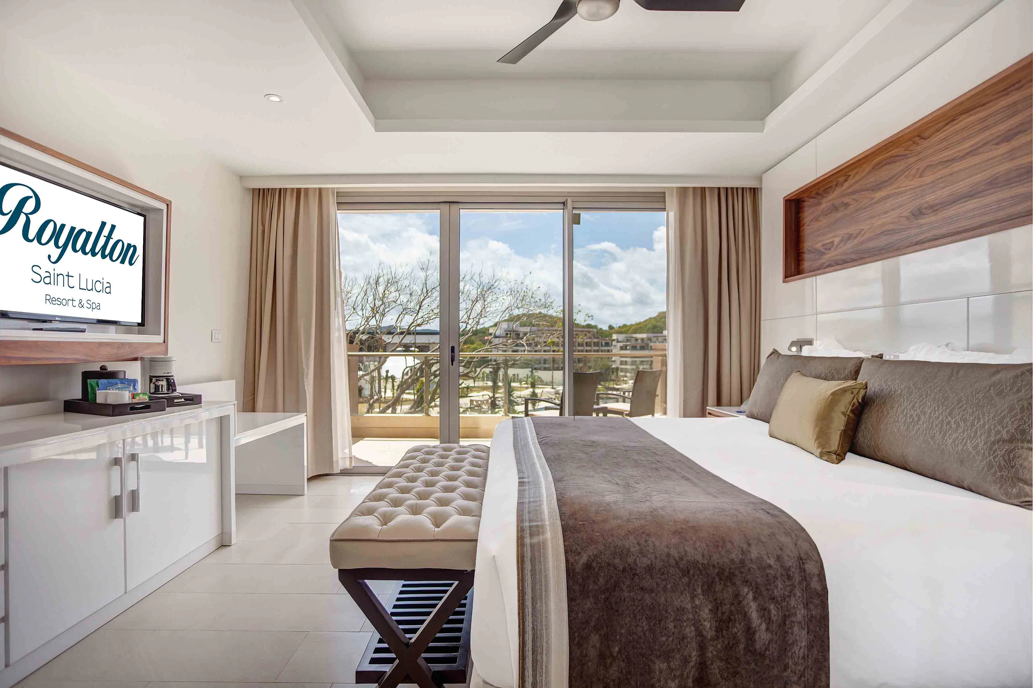 royalton-saint-lucia-an-autograph-collection-all-inclusive-resort-diamond-club-luxury-family-suite_9267