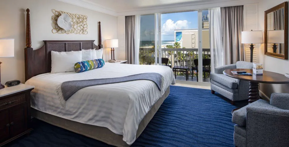 Tropical View With Balcony 1 King Bed