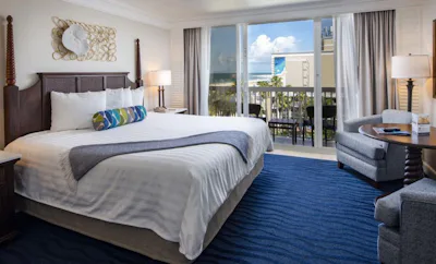 Tropical View With Balcony 1 King Bed