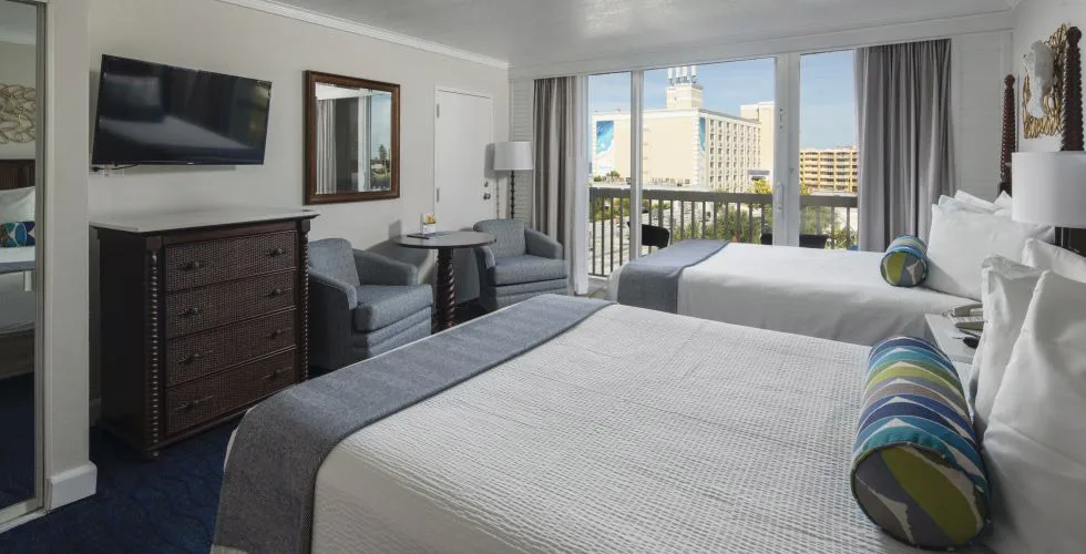 Tropical View With Balcony 2 Queen Beds