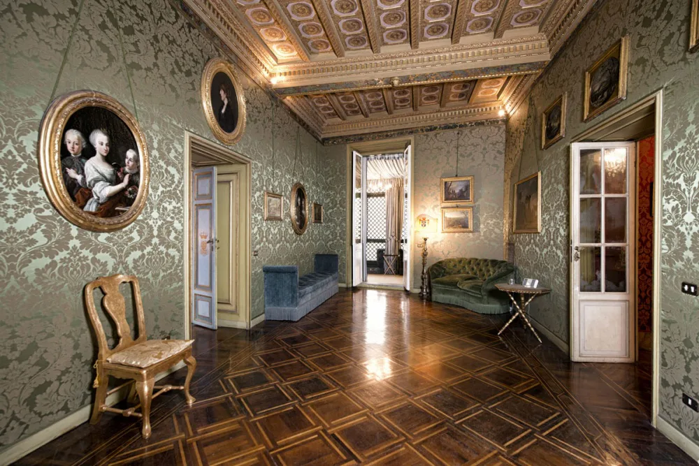 ruspoli-bonaparte-residence-rome-italy-suite-princess-pia-01_13363