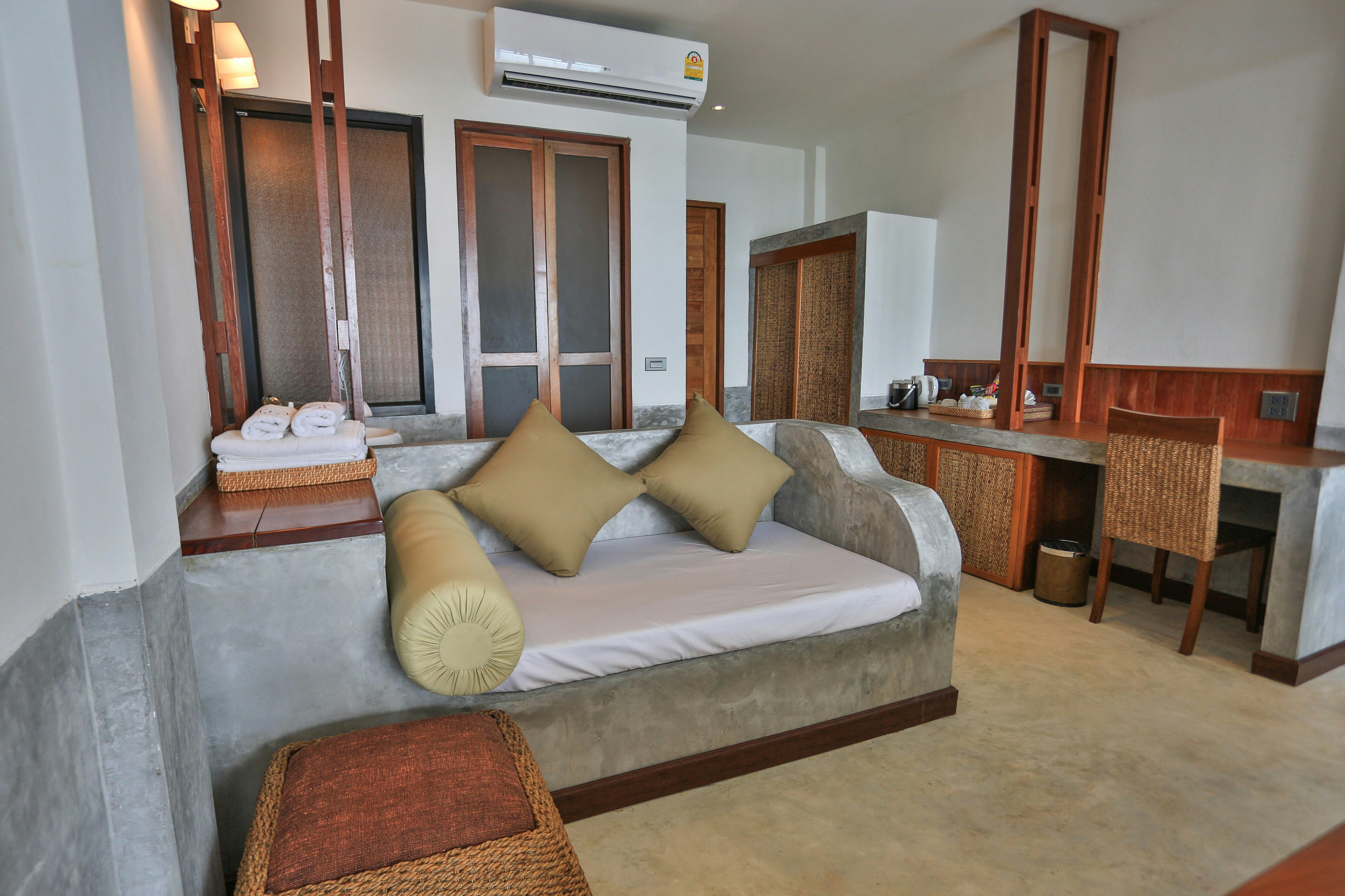 sai-daeng-resort-koh-tao-superior-sea-view-02_13675