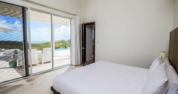 sailrock-resort-south-caicos-3-bedroom-skyridde-villa-01_11819