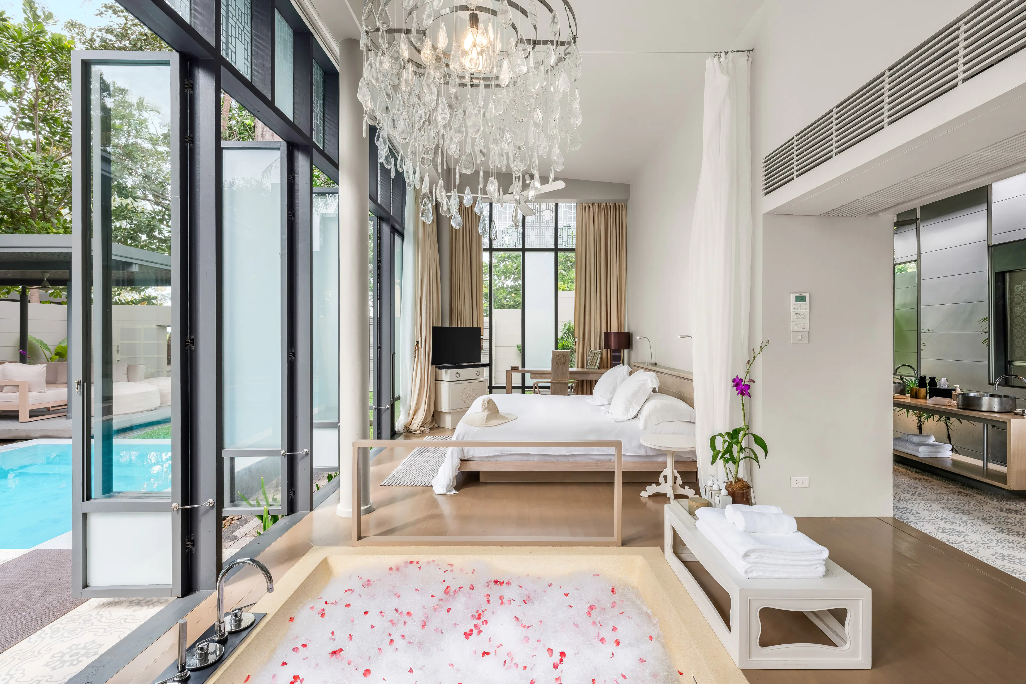 sala-phuket-mai-khao-beach-resort-sala-signature-villa-one-01_156
