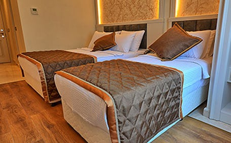 samir-deluxe-hotel-old-city-istanbul-turkey-double-room-01_9372