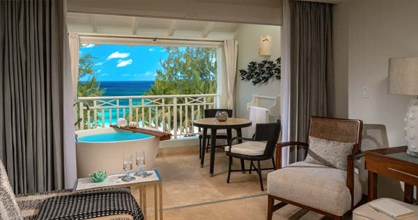 sandals-barbados-beachfront-penthouse-club-level-suite-with-balcony-tranquility-soaking-tub-02_6623