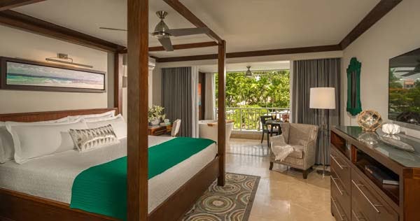 sandals-barbados-crystal-lagoon-luxury-honeymoon-room-with-balcony-tranquility-soaking-tub_6623