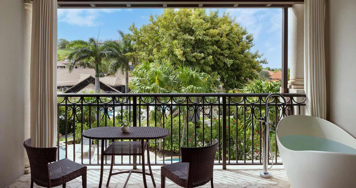 South Seas Honeymoon Poolside Hideaway Walkout Junior Suite with Patio Tranquility Soaking Tub