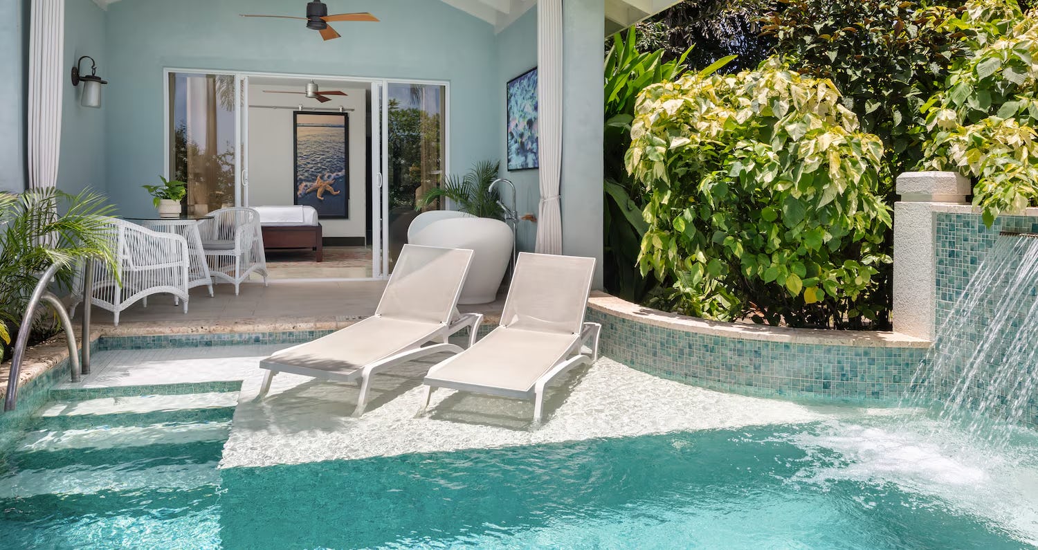 Beachfront Crystal Lagoon Swim-up Butler Room w/ Patio Tranquility Soaking Tub