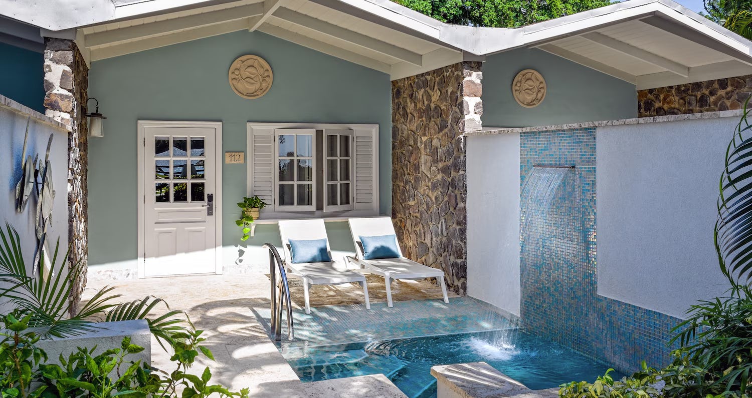 Beachfront Honeymoon Butler Room w/ Private Pool Sanctuary