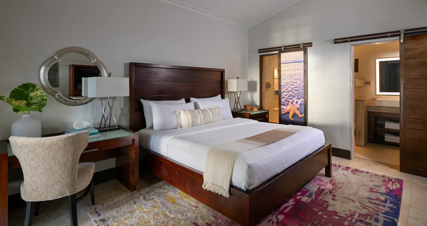 Beachfront Honeymoon Butler Room w/ Private Pool Sanctuary