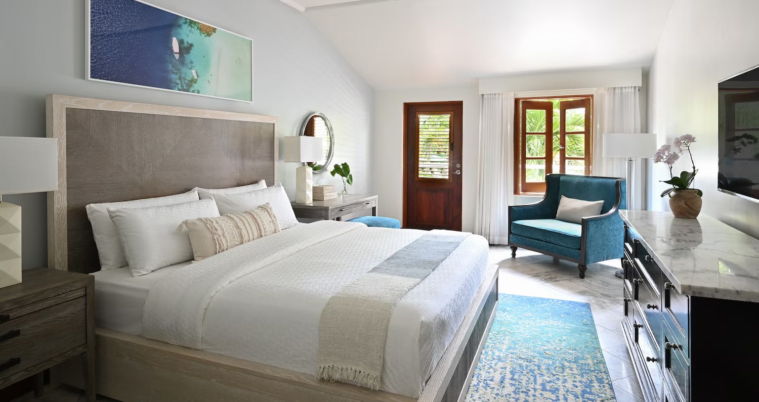 Crystal Lagoon Poolside Luxury