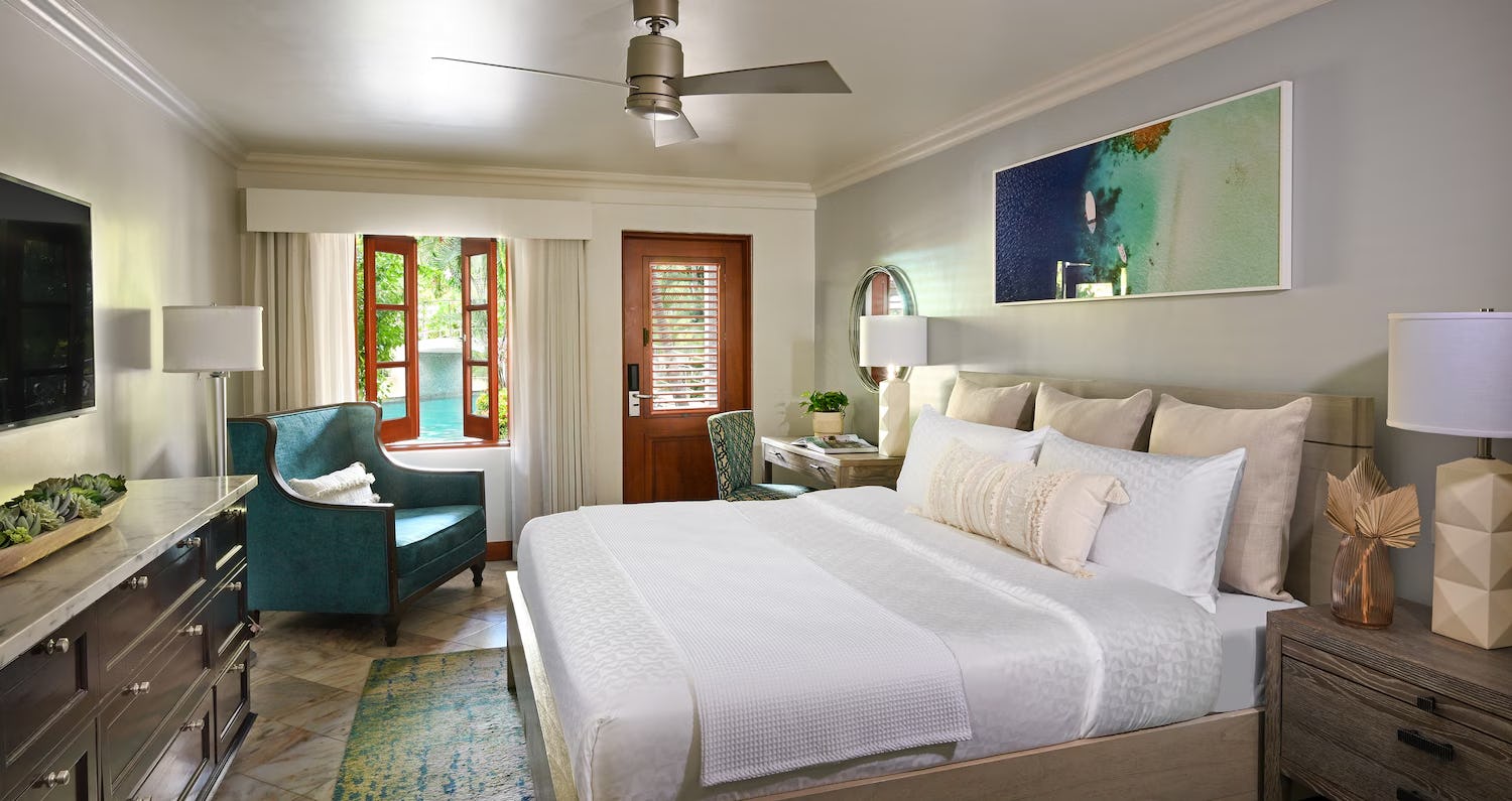 Crystal Lagoon Walkout Swim-up Club Level