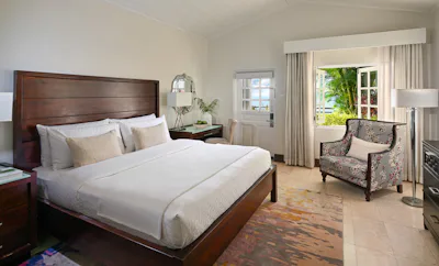 Grand Luxe Club Level Walkout Room w/ Patio Tranquility Soaking Tub