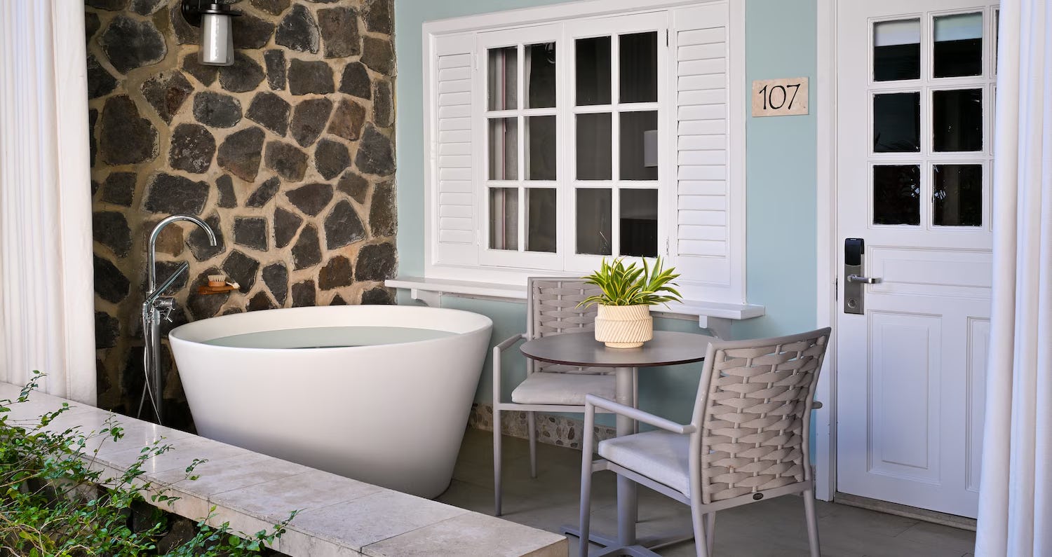 Grand Luxe Club Level Walkout Room w/ Patio Tranquility Soaking Tub