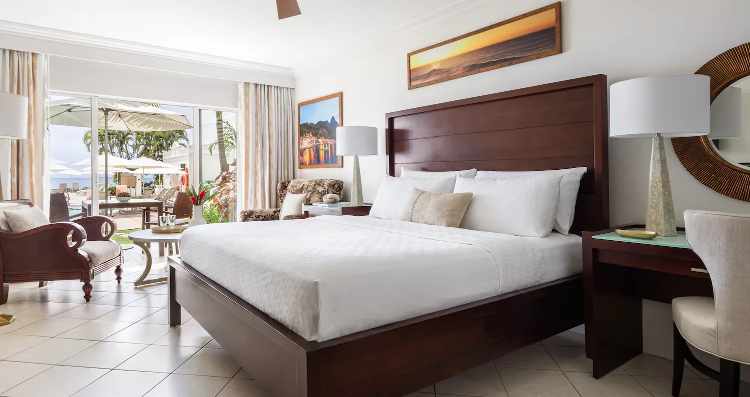 sandals-regency-la-toc-st-lucia-emerald-oceanview-walkout_4828