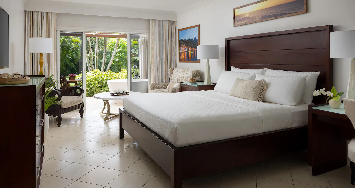 sandals-regency-la-toc-st-lucia-honeymoon-sanctuary-walkout-club-level-junior-suite-w-patio-tranquility-soaking-tub_4828