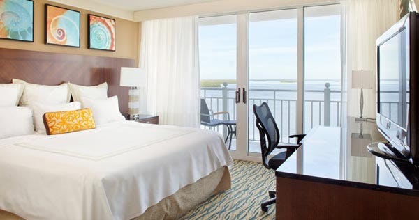 sanibel-harbour-marriott-resort-and-spa-one-bedroom-suite-01_8593