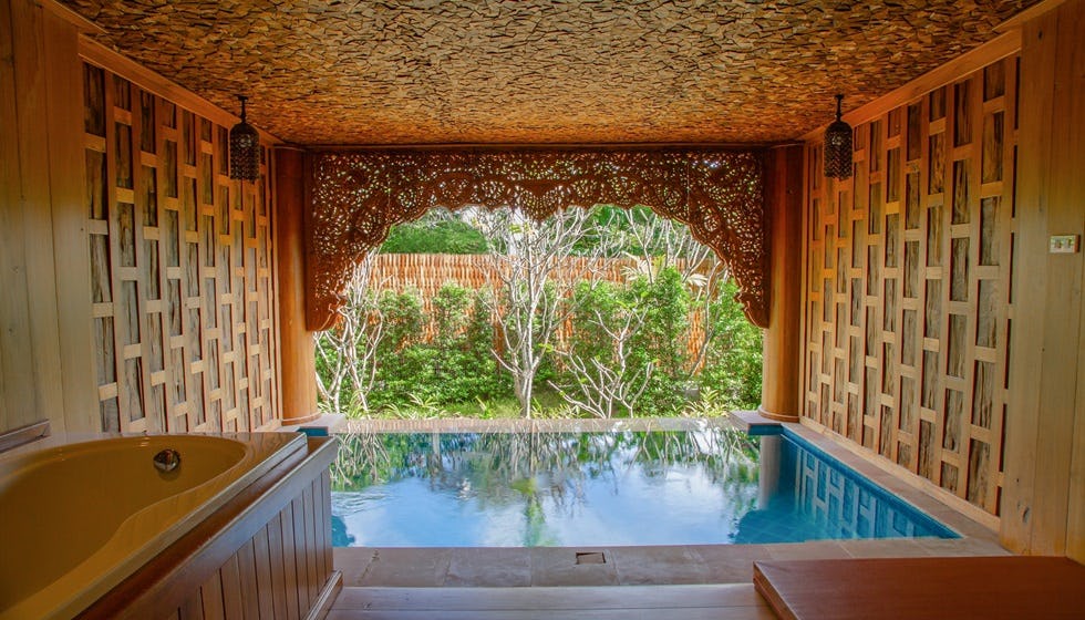 Pool Suite Garden View