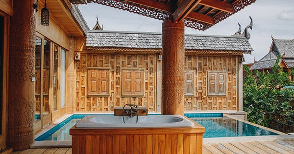 santhiya-resorts-spa-deluxe-pool-02_11825