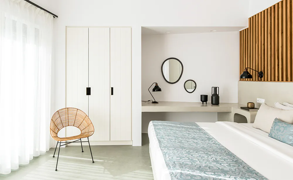 Partial Sea View Suite with Pool or Jacuzzi