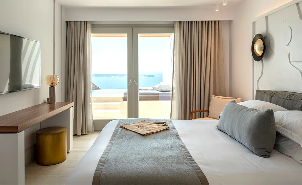 Sunset & Sea View Suite with Pool