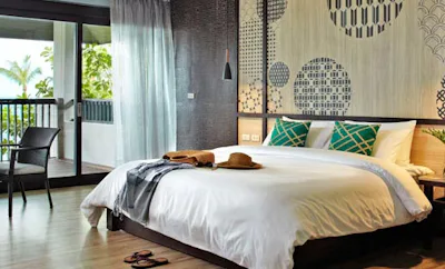 Sareeraya Suites Outdoor Jacuzzi