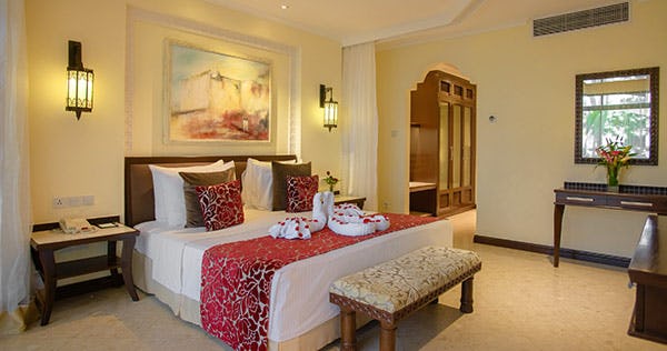 sarova-whitesands-beach-resort-and-spa-mombasa-one-bedroom-suite-02_1849
