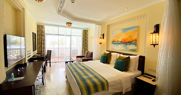 sarova-whitesands-beach-resort-and-spa-mombasa-premier-sea-facing-room-01_1849