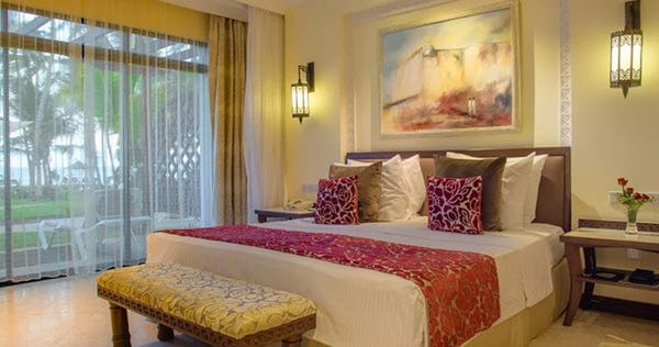sarova-whitesands-beach-resort-one-bedroom-suite-01_1849