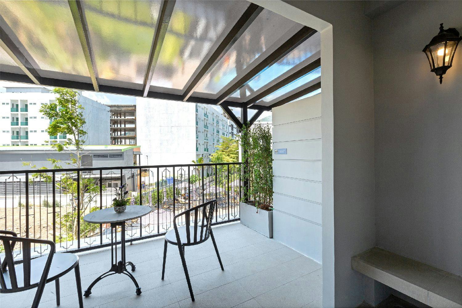 Studio Grand Terrace Room