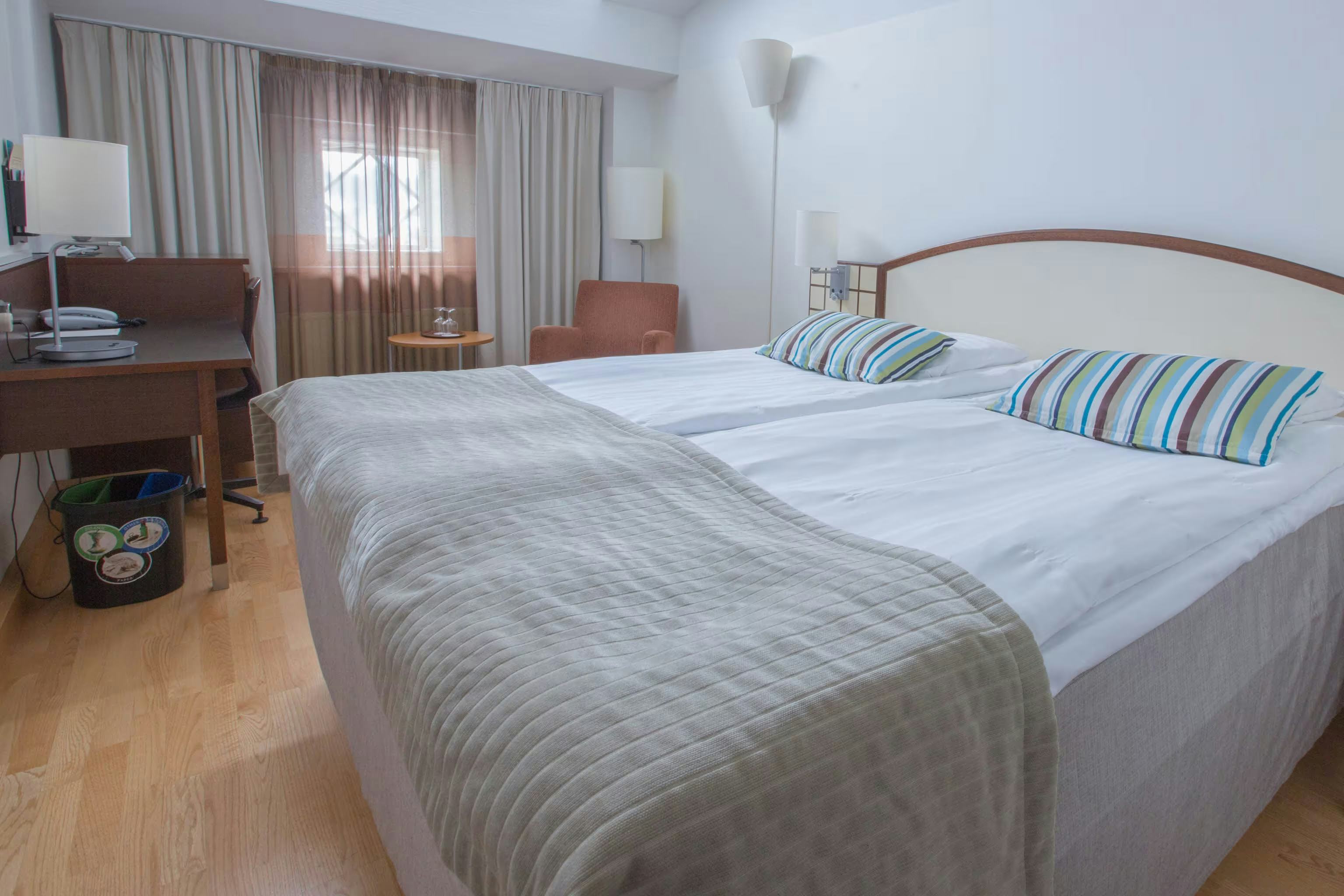 scandic-grand-marina-helsinki-standard-king-bed_12035