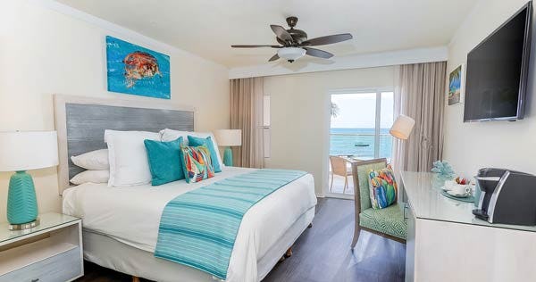 sea-breeze-beach-house-barbados-classic-ocenafront-room-01_4882