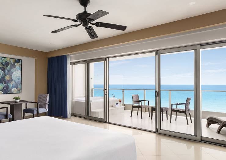 seadust-cancun-family-resort-mexico-ocean-front-suite-king-or-double_2101