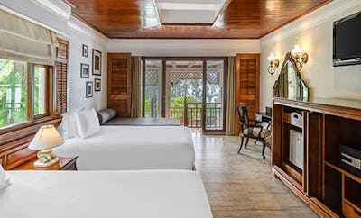 SEAVIEW 2 BEDROOM HILLSIDE SUITE WITH BATHTUB