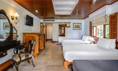 SEAVIEW 2 BEDROOM HILLSIDE SUITE WITH BATHTUB