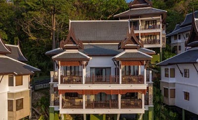 SEAVIEW 2 BEDROOM HILLSIDE SUITE WITH BATHTUB